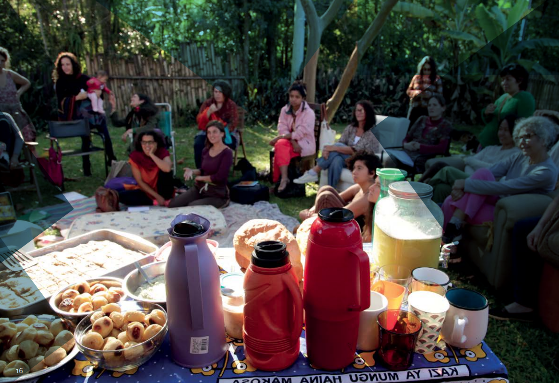 Nodes that Bond circle of women. Photo: Luisa Bagope (from the project's book)