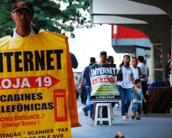 Brésil : les connexions à haute vitesse arrivent par voie aérienne pour les populations exclues