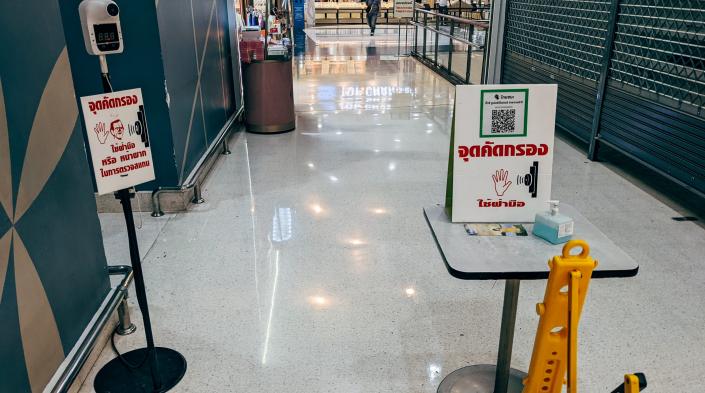 Entrance control for COVID-19 at a shopping center in Bangkok, Thailand. Photo: Markus Winkler on Unsplash (https://unsplash.com/photos/TbDYOZ1ZEoM)